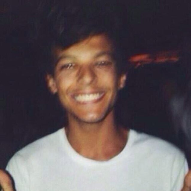 Follow @adorablyzouis please