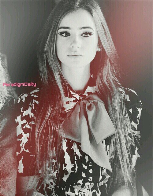 Why you're looking like that? I'm burning like fire, I wanna be higher. You're driving me crazy, you're looking amazing. ×[TVD|OC]× #NoInnocence. #SkittleQueen.