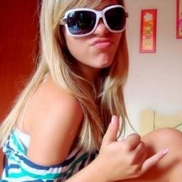 As pessoas escrevem pra mim dizendo:Eu estou desistindo,você não está falando comigo.e eu escrevo,uma simples mensagem tipo:Nunca desista!
