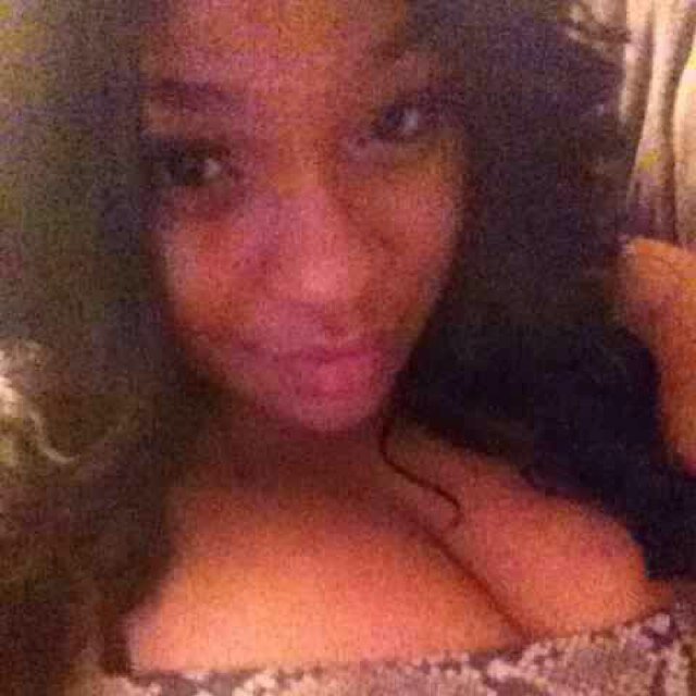 follow meeee on instagram @Boo_tlove i follow back :)