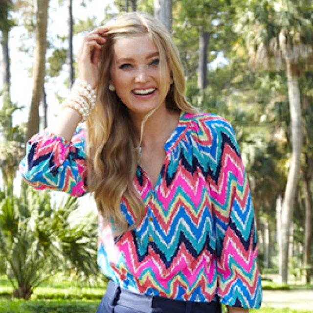 The_J_Crew's profile picture. wearing j.crew in the lou