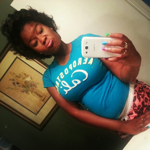 La'daveon's wife forever his BOSSlady ' newburgs wad im repping FWM : & follow me ill follow back teamWHITE youngin stay crippin CUZ .