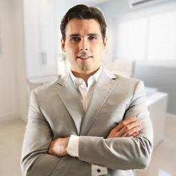 -- Plastic Surgeon / Cirujano Plástico --Trained at / Entrenado en: Instituto Ivo Pitanguy - Rio de Janeiro, Brazil