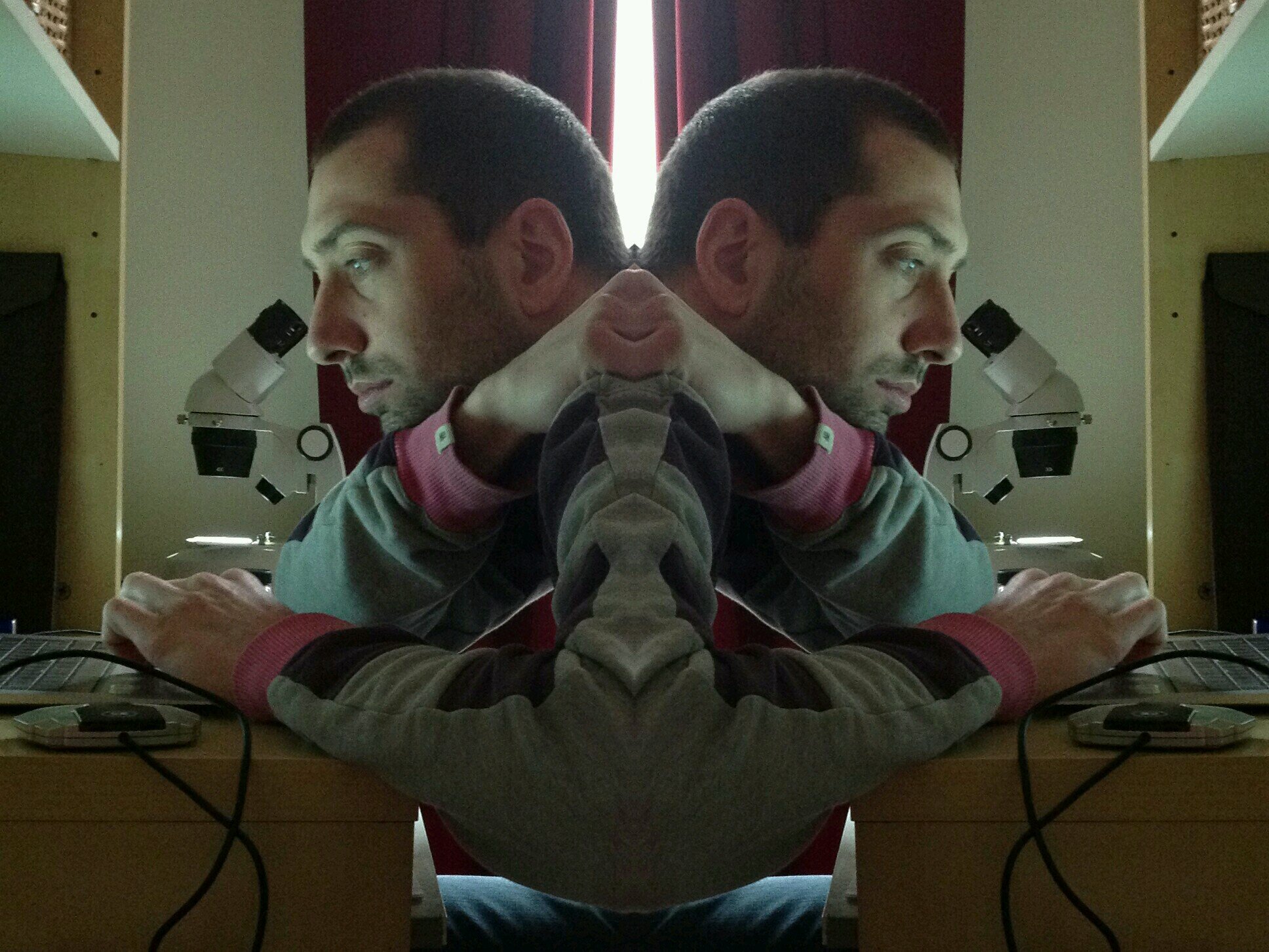 Hardware security / cryptology - co-founder and security expert @NinjaLabFr - formely @ANSSI_FR and @lirmm_ - digital art as hobby