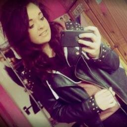 14, newcastle,geordie born and bred! 
follow me, i follow back...
ilove onedirection, HARRY! omg
it would be a dream come true if one direction followed me
