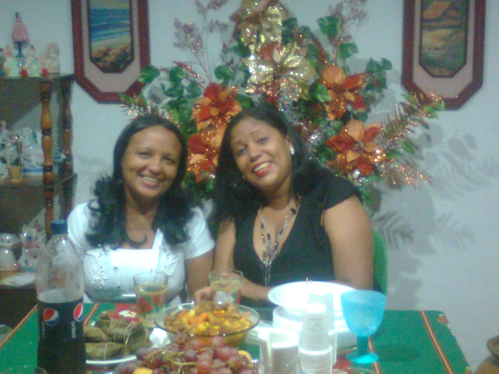 hola soy mujer. madre. hija. hermana. asistente administrativo, y fiel seguidora del proceso revolucionaria chavista desde su inicio.