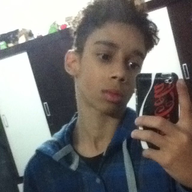 Eu sei q so feio,idiota e muito retarda mas...no fundo eu so...ainda pior