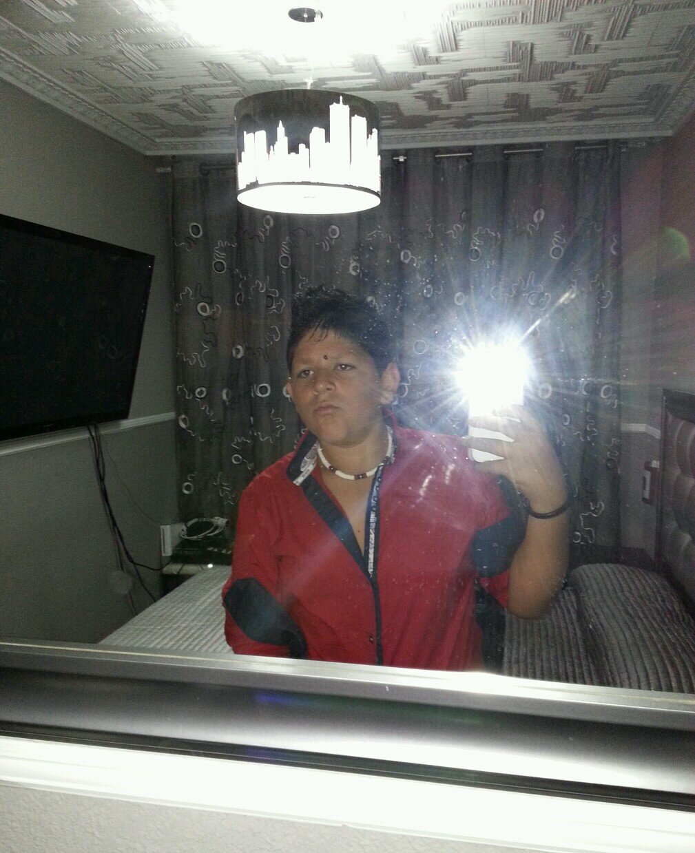 puuuues ttengo 17 años; Quien vaya a juzgar mi camino que se ponga mis zapatos.