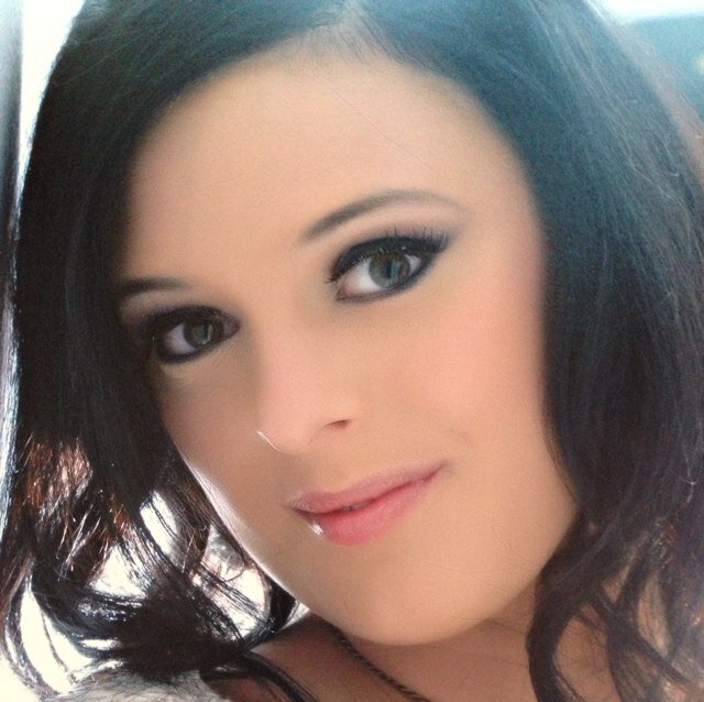 _dawnyd's profile picture. Hmm.. Not much to say I'm 22 I live in waterloo,liverpool. I want to be a model and I aint gona stop til I get my own way ;)