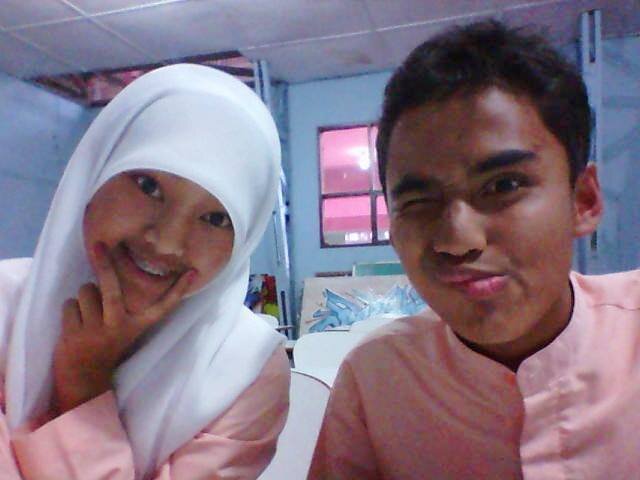 M.Fakhrul Kurnia | 27 Oktober 1998 | SMANTIEL {X.MIA5} | Ngejomblo itu baik brooo....