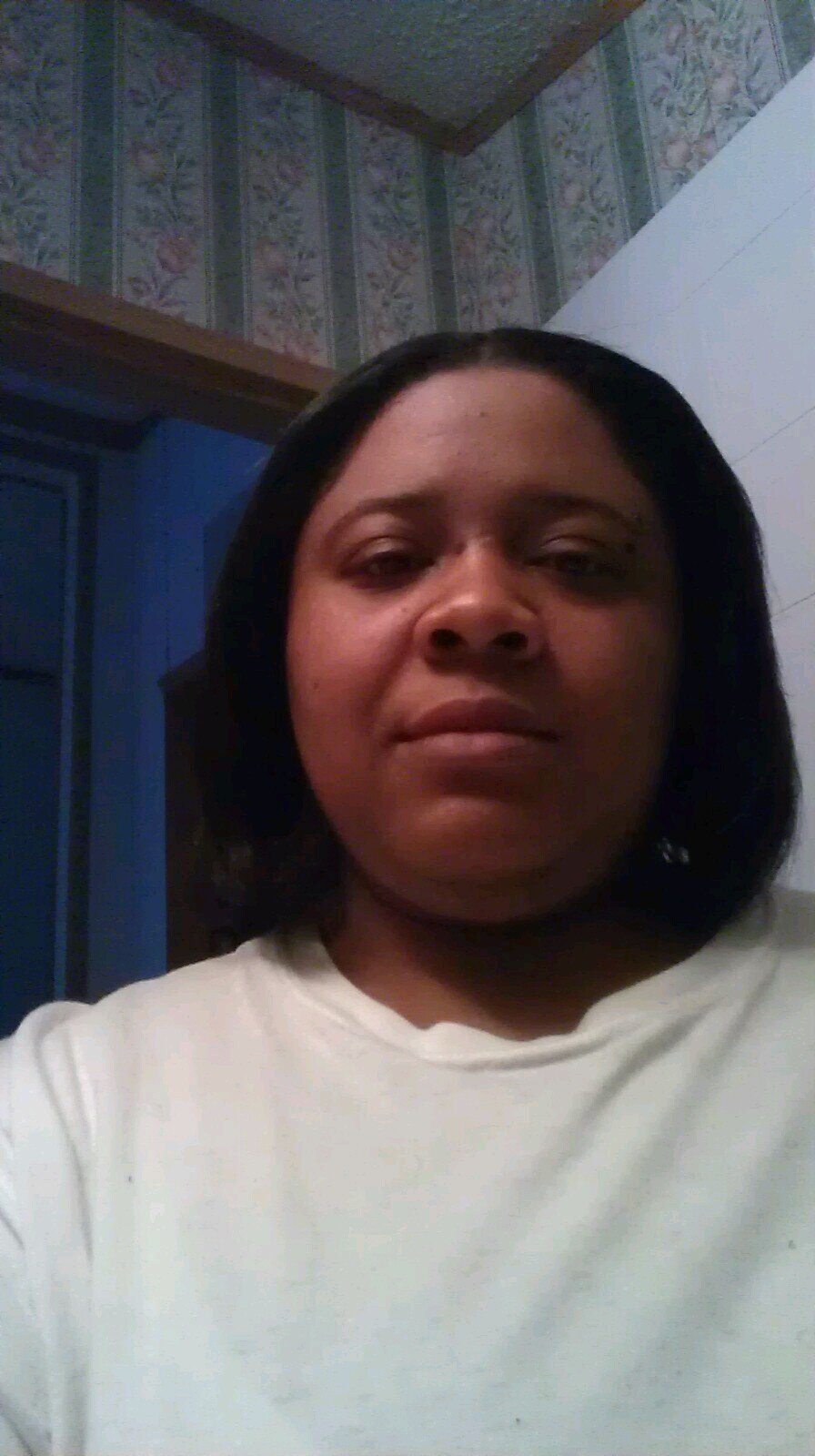 Very laid back cool caring chick. Just loving life keeping the faith and begin blessed. Love my family and friends.
