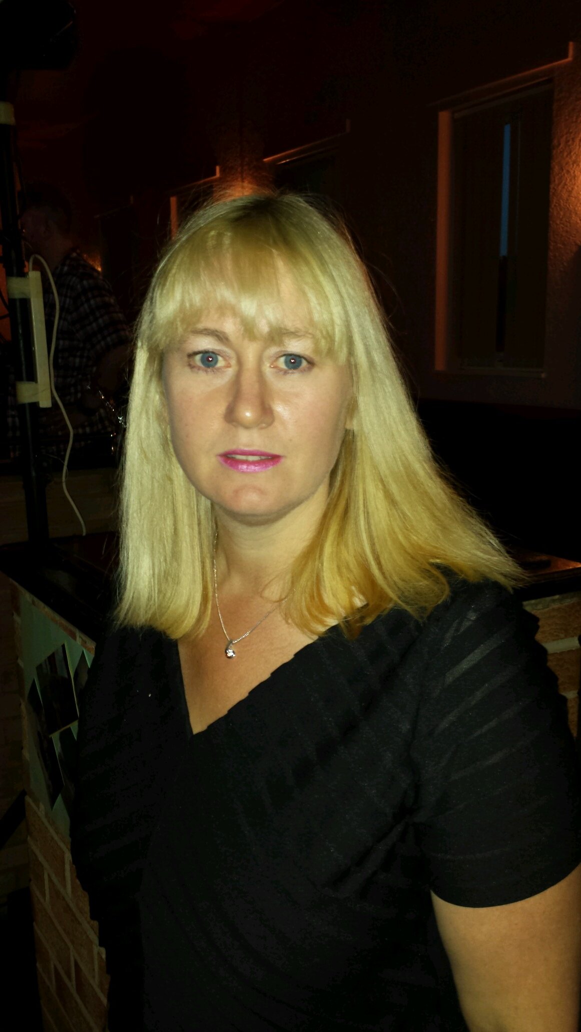 Mum of 3 crazy girls, and a mad husband!