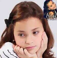sou atriz e cantora atuo na novela chiquititas