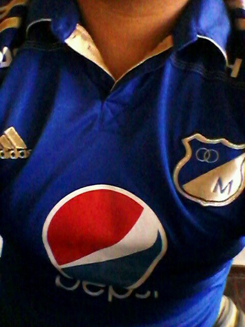 MILLONARIOS LO MAS GRANDE DE MI VIDA 100*/. AZUL ASTA EL CAJON / DE MILLONARIOS SE NACE NO SE HACE