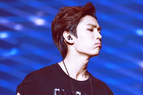 정일훈 or 일훈 l 04 October, 1994 l Rapper and vocal of BTOB l Aegyo King nas horas vagas q