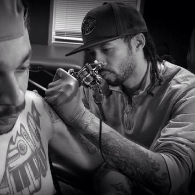 QuizLegend's profile picture. TATTOO ARTIST Im just a bird.. #Teamsolodolo and shittin on ya'll! #teamtatted #teamInky #teaminkmywholebody