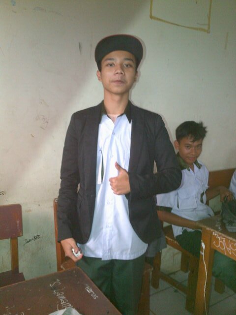 Follow my first account @BayuAnom_