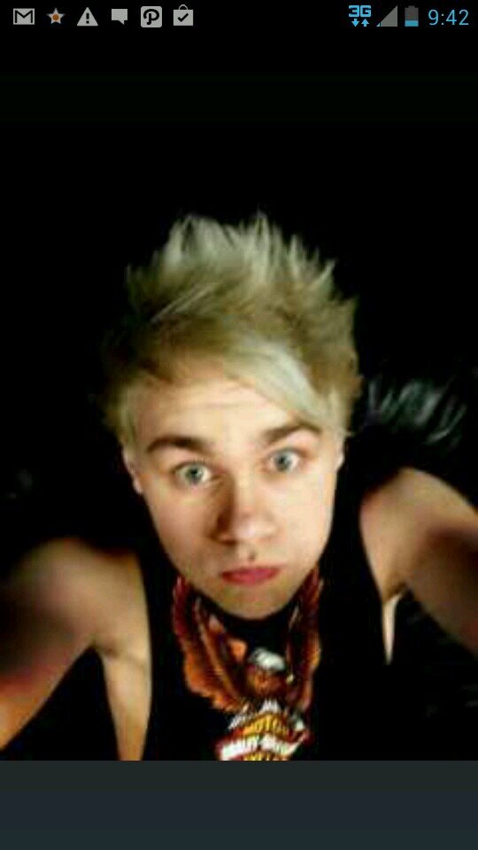 never give up you will get a michael follow! feel free to follow my main @MacyLSmith