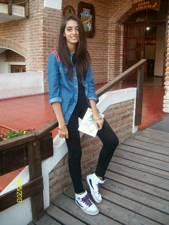 ~segime y te sigo al toque ! OK? bueno.. soy una chica tranki, que le gusta el rock nacional y el regge :3 amo la danza arabe es mi pasion- ah ._. un beso! CHAU