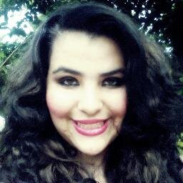 adoroo viajar dançar e adorooo festas..