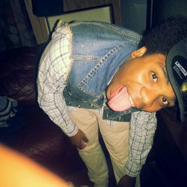 IM THAT BOY NAIM AKA CUDA ^_^ singing and music is my life kik me naim sowell ig naim sowell