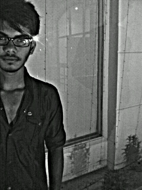 KshitizKarnal's profile picture. I m the best there is at wot i do...bt wot i do best isnt very nyc..!!