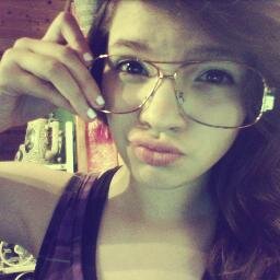 My nickname is gizzy, dancing is my life. im in highschool and yeah.. fallow me and ill fallow back!