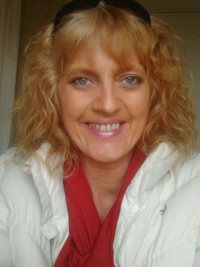 Lives in Roscrea & works at the Irish National Stud & Gardens in Kildare