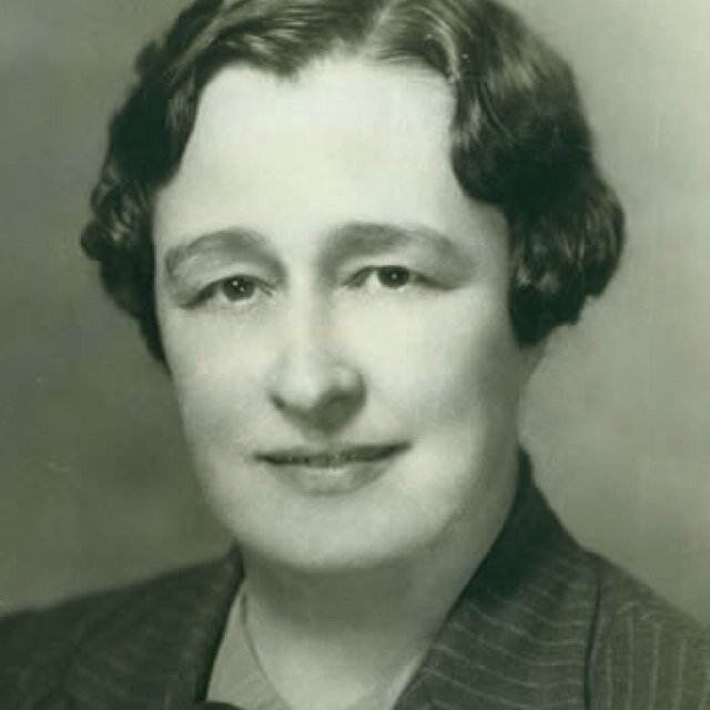 HeardInThrelk's profile picture. This twitter account documents crazy snapshots of conversations overheard in the Threlkeld Lobby at the University of Louisville.