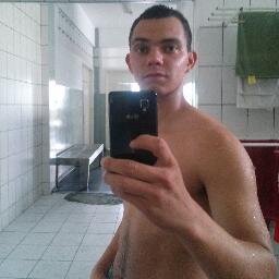 Thon Camargo, 20 anos, câncer, 3° Sargento de carreira do EB, viciado em animes, skate, praia, academia e pagode ;)