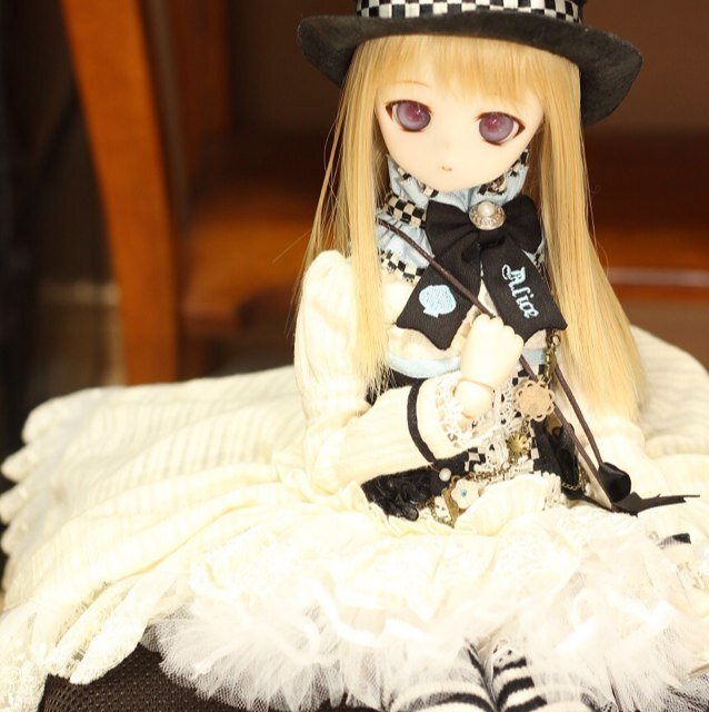 ドールの画像を呟くだけのbot 素敵だと思ったらRT