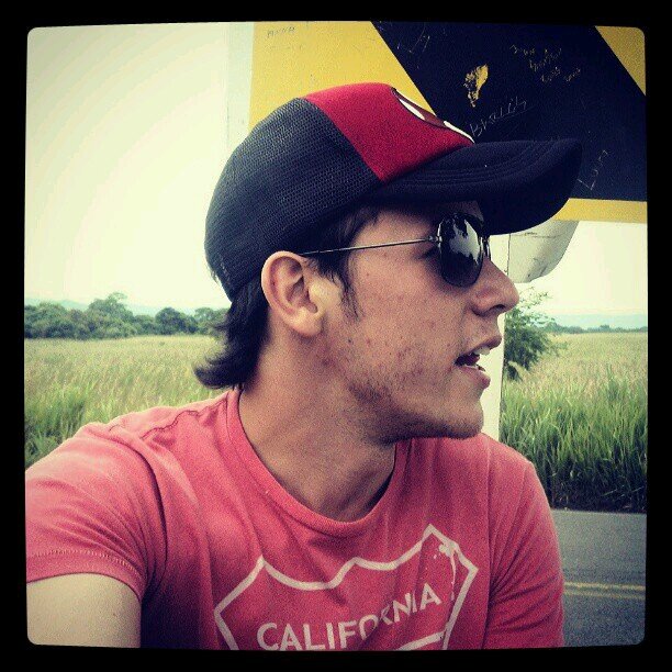 Motos, Dibujar, viajar... y un poco de desorden en la vida es lo que necesito!