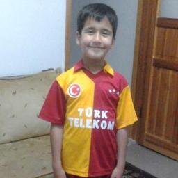 Bİ KIZLARIN TAVRINA Bİ DE ASLANIN KÜKREMESİNE HASTAYIM