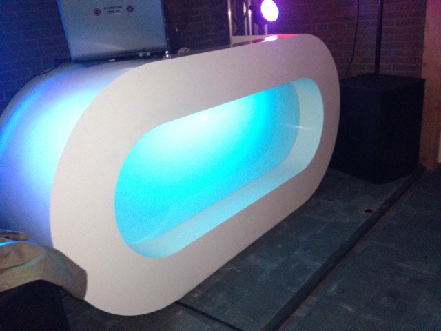 vanlopikparty's profile picture. 