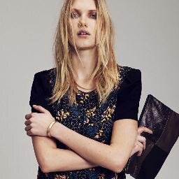 Dress Gallery est une nouvelle marque, tendance et féminine, Déclinant la robe sous toutes ses formes, associant des pieces fraiches empreintes d'esprit vintage