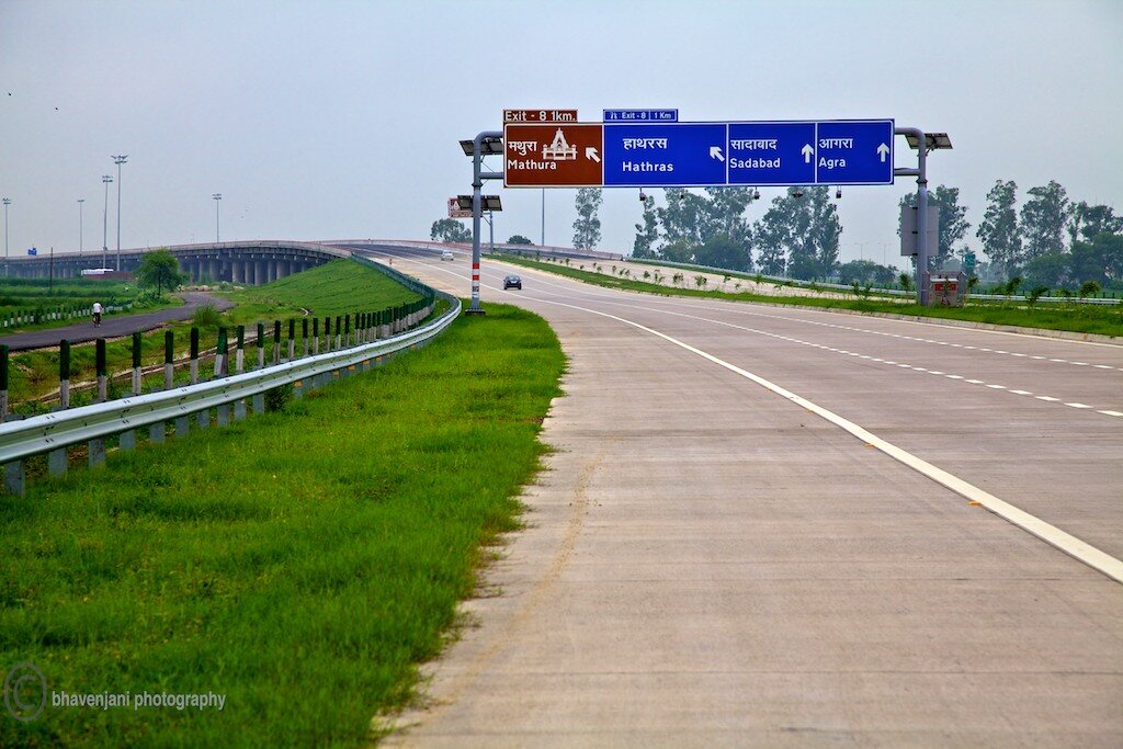 Yamuna Expressway is a booming Real Estate company for properties deals Noida.