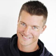 Deläger Fem punkter AB. Gillar sport och ekonomi. Typ så.