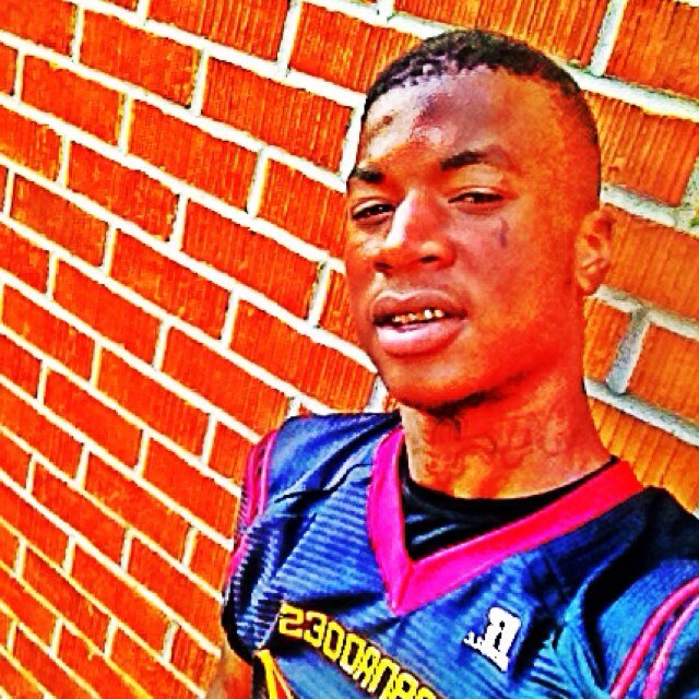 - Fuck A Bio, Hit Follow & I'll Follow You Back........! #StreetDreams 18 W/ Swagger So Dope The Feds Watching But Follow My Heart @_Cawanda_10