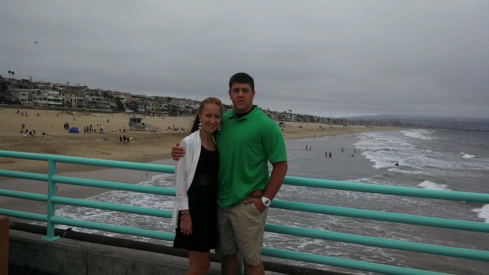 lindseyyms's profile picture. the sun loved the moon so much he died every night to let her breathe