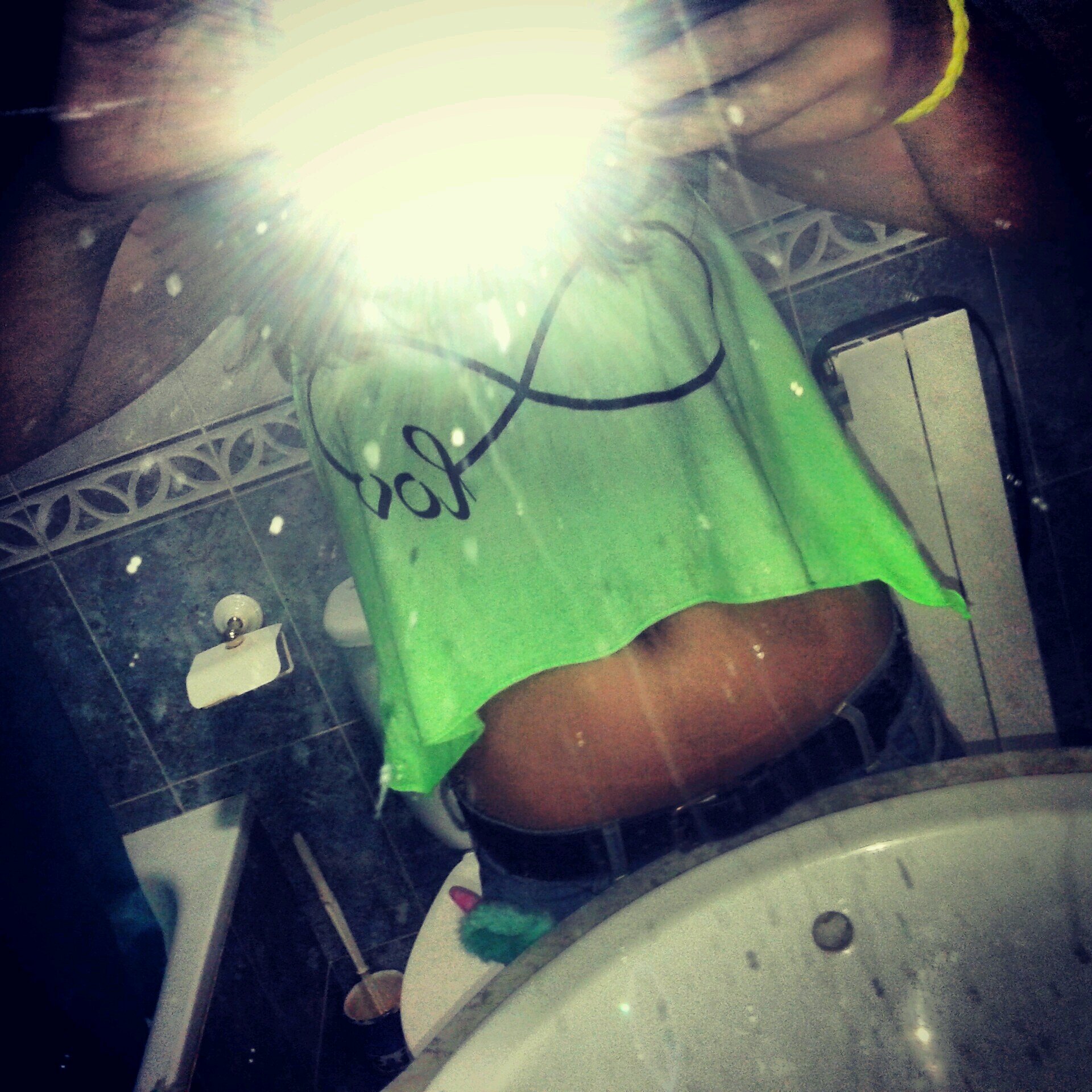 17.Él, motivo de mi sonrisa.10-9-13♥.Seré pequeña pero te quiero a lo grande.Si tienes 1000 razones para llorar te dare 1001 para sonreír.6 HERMANAS♥