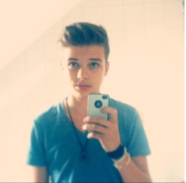 16 y/o - I follow back - dutch