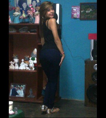 Aunque no llore, me duele. Aunque no te hable, te pienso. Aunque no te busque, te extraño. Aunque no lo diga, te quiero♥*--*♥ Modelo De Backstage Models
