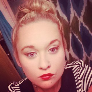Hello! Im a hairstylist, and a make up artist. I sell and use the brand motives and if you would like you can buy the same make up i wear at the url below !