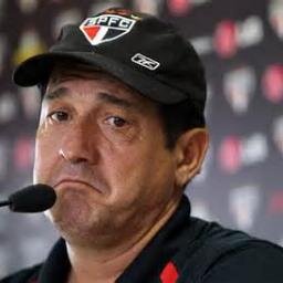Leia as frases nos meus favoritos. #AquiÉTrabalhoMeuFilho TRICOLORES, SIGAM O @Treinador_SPFC