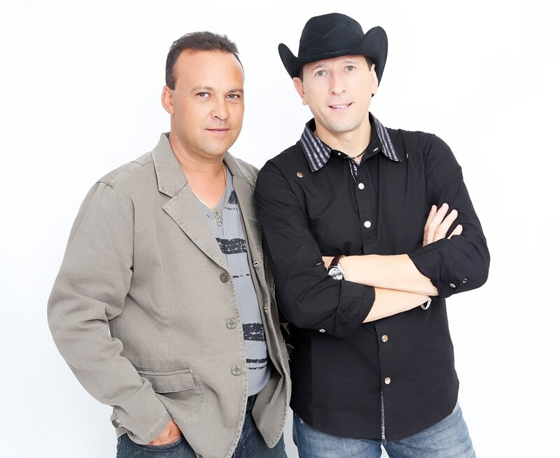 A dupla Henrique & Adriano chega ao twitter para divulgar por meio de seu canal oficial suas novidades. Além de estar mais próximo dos fãs da música sertaneja.