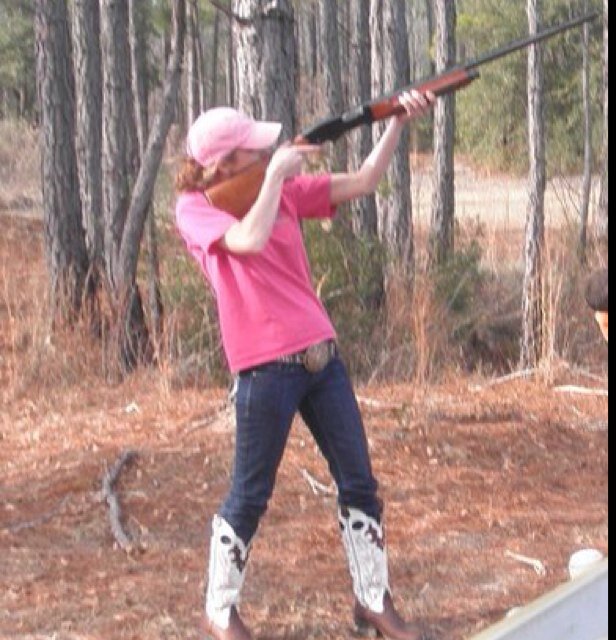 Just a tennessee girl born and raised in GA who loves bein a countrygirl!