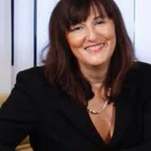 Sandra Settimo, consulente del lavoro, consigliera comunale di Este, capogruppo del gruppo Roberta Gallana Sindaco con delega alle politiche del lavoro.