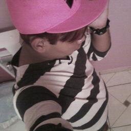 Rebelde sim loco naum