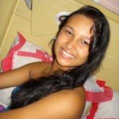 20 anos Deus,familia, solteira,canceriana,flamenguista,alegre,amiga, pouco ciumenta,chocolate,sorridente,sonhadora,ouvi musica.