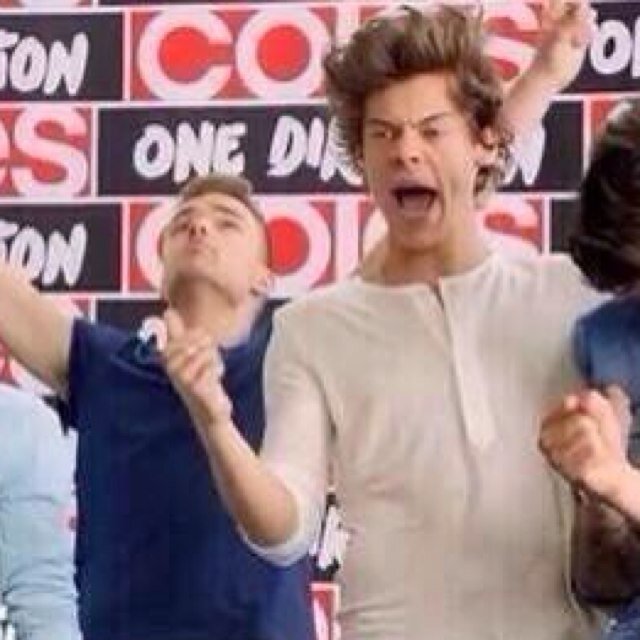 Well heres a free follow so enjoy, but please follow @undercovernarry and ill love you forever bc goal thanks!